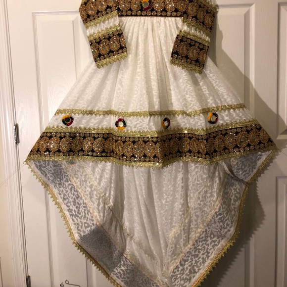 Dress - Picture 2 of 3